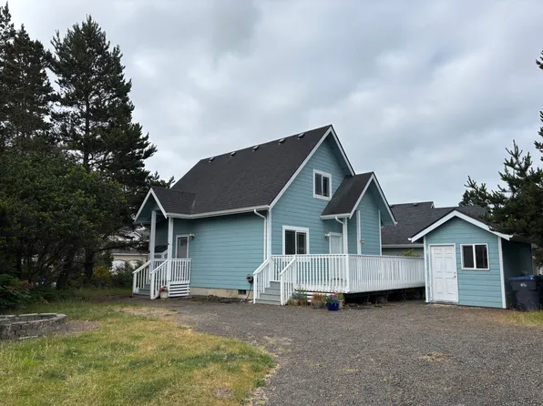905 Pacific Surf Ave SW, Ocean Shores, WA 98569