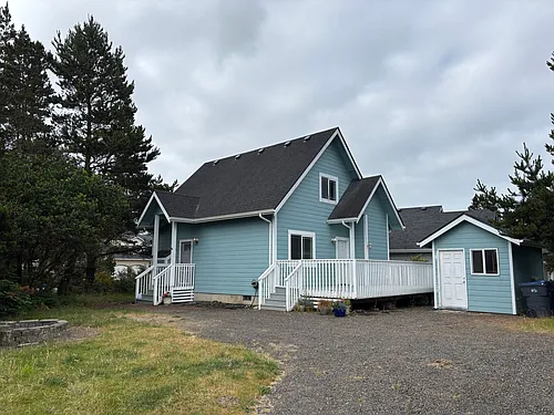 905 Pacific Surf Ave SW Photo 1