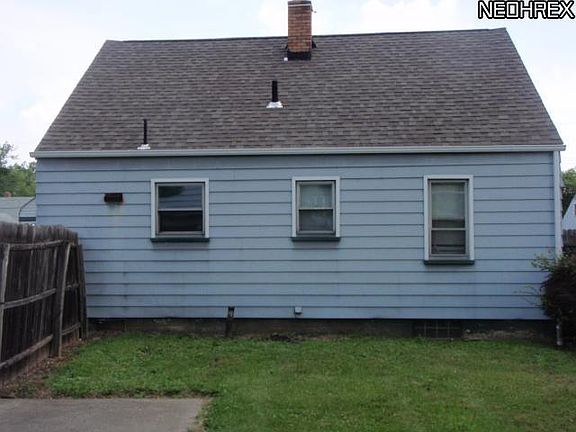 4th image of 1543 Medford Ave