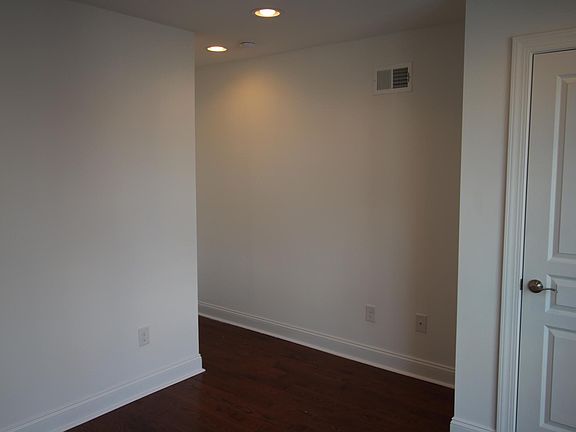 4th image of 2570 Frankford Ave APT 4