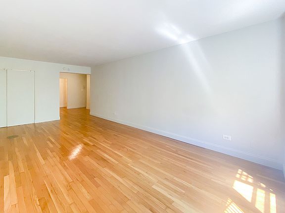 3rd image of 318 W 56th St #5C