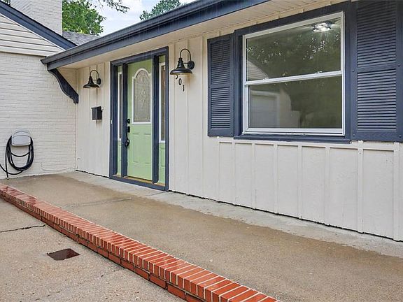 5th image of 501 Carters Grove Ct