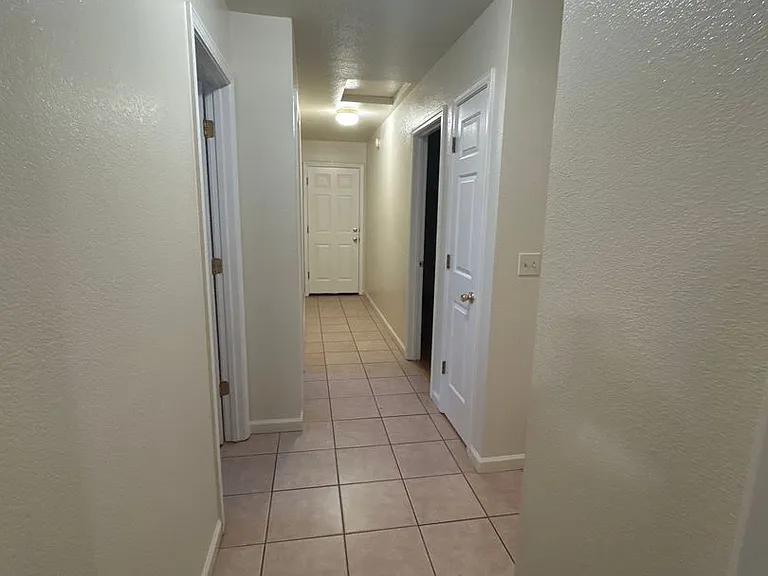 3190 Driftstone Dr — Photo 4