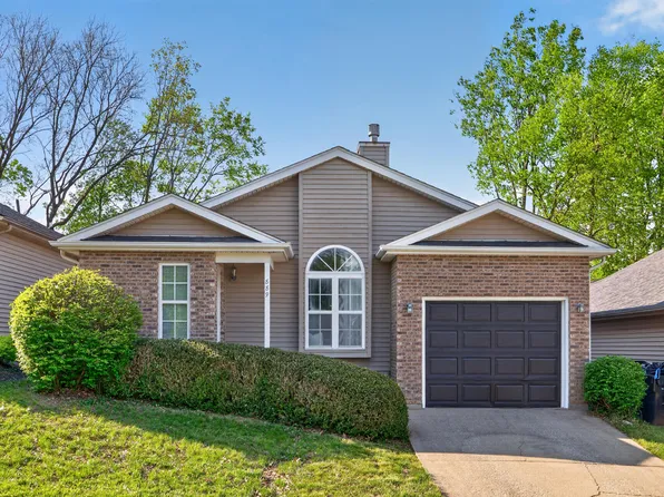 889 Revere Run Dr, Lexington, KY 40509
