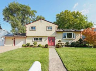 96 Sandra Dr, Totowa, NJ 07512