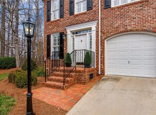 12 Dutchmans Pipe Cv, Greensboro, NC 27455