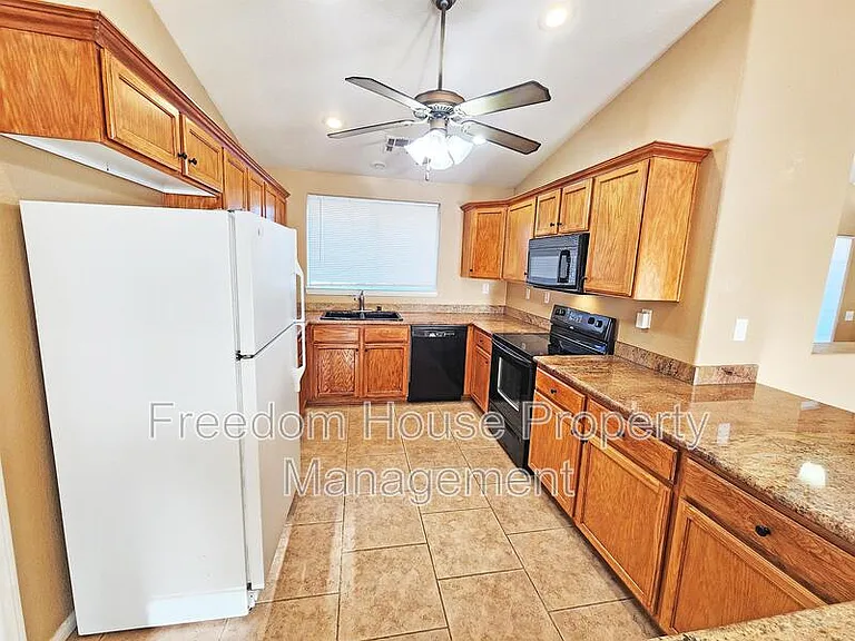 3680 Ravine Ave — Photo 8