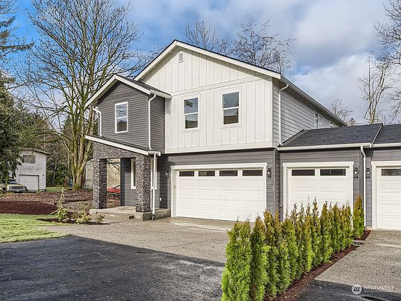 Front Exterior Photo of Unit A. Same floorplan/features.>