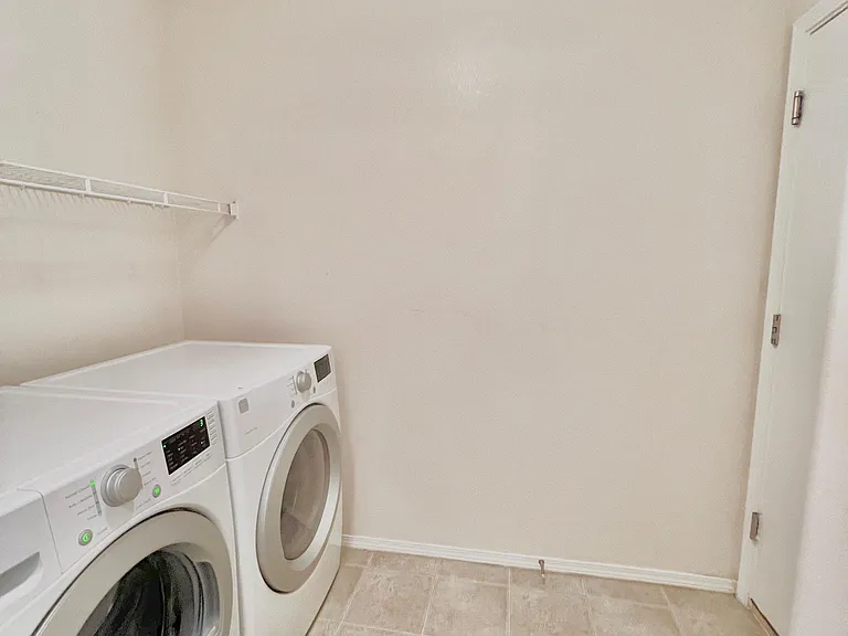 10919 Fort Point Ln NE — Photo 4