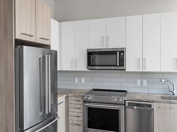 3rd image of 515 Church St #3601