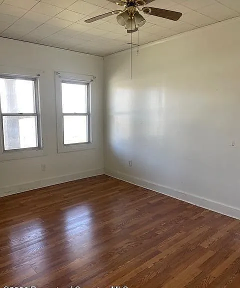 210 Crane St — Photo 6