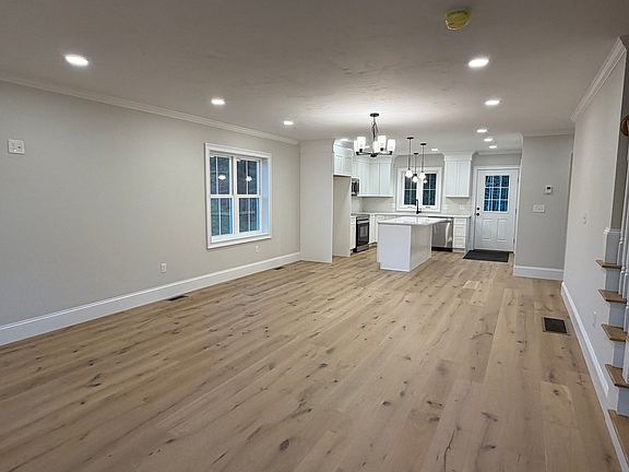 2nd image of 10 Maple Hill Rd