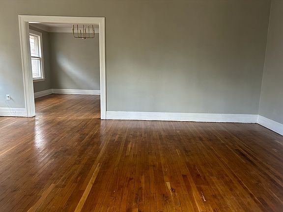Spacious living room