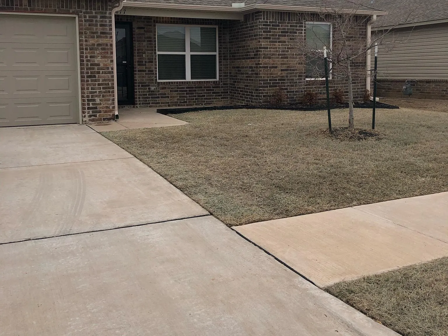 3 bed, 1303 sqft, $1,500 — Photo 2