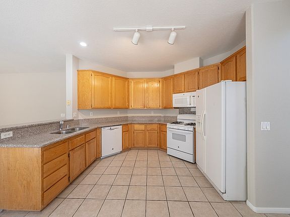 4th image of 8233 Ruby Mountain Way