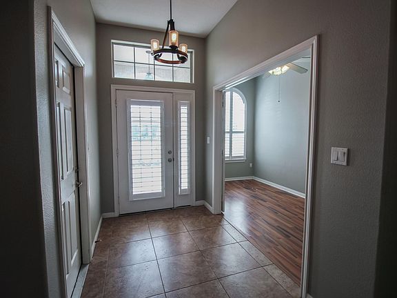 5th image of 1421 Leeward Cir