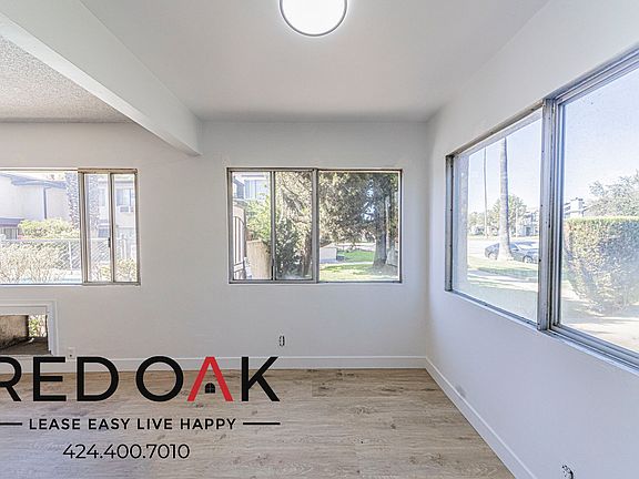 5th image of 19148 Sherman Way #4801