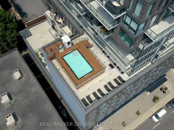 203 Catherine St #703, Ottawa, ON K2P 1J5