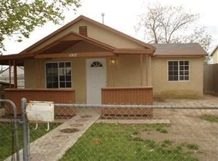 1217 Bernard St, Bakersfield, CA