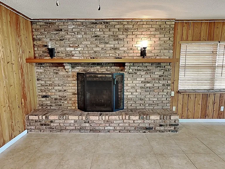 2512 Sea Breeze Ct — Photo 24