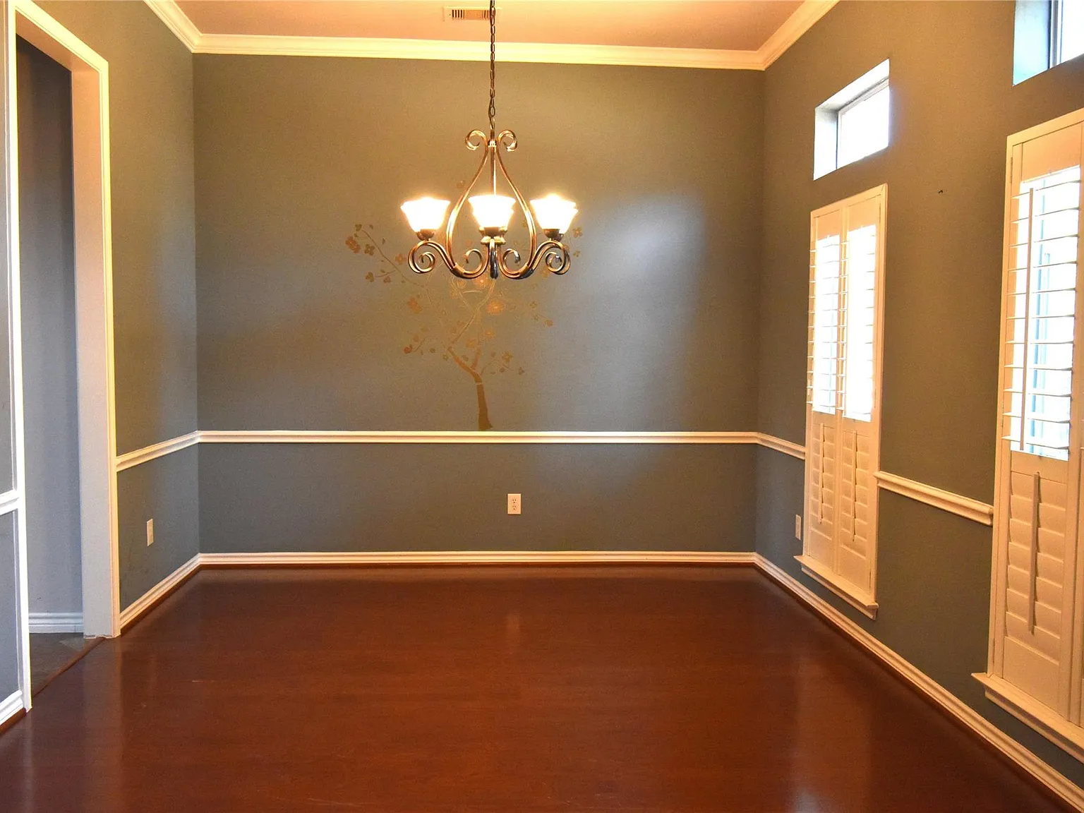 5 bed, 3.5 bath, 3355 sqft, $2,500 — Photo 4