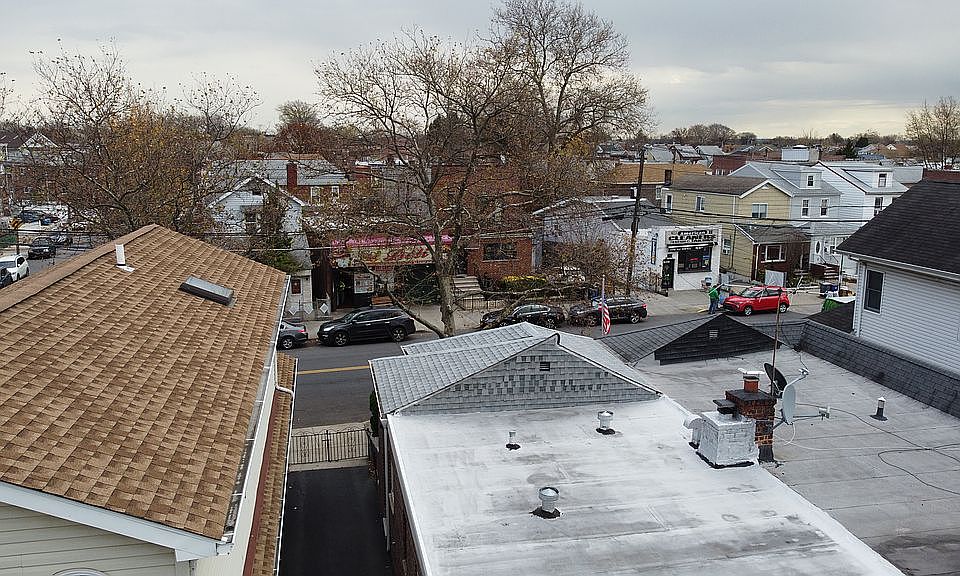 2nd image of 1517 Crosby Ave