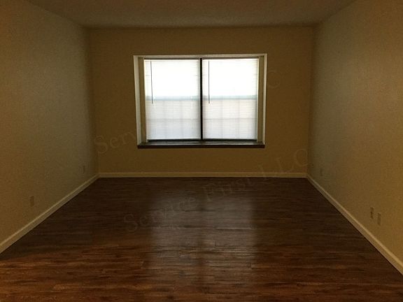 4th image of 101-103 Johnson Dr #102