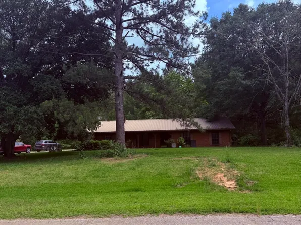 2242 Old Pickens Rd, Kosciusko, MS 39090