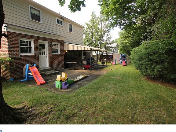 2nd image of 170 Laurie Ln