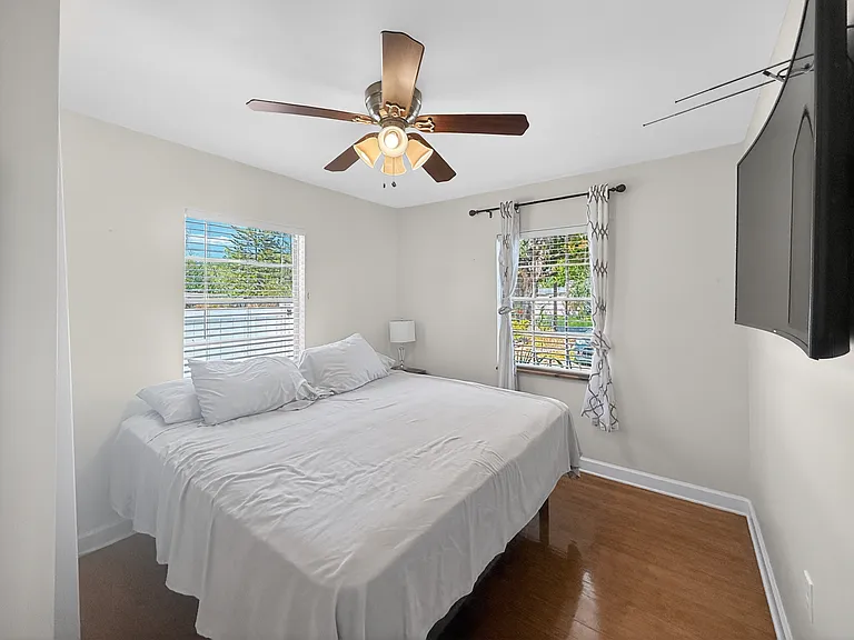 6416 N Orleans Ave — Photo 16