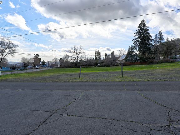 4th image of 10 West St