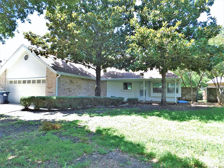 1539 Pickwick Ln — Photo 26