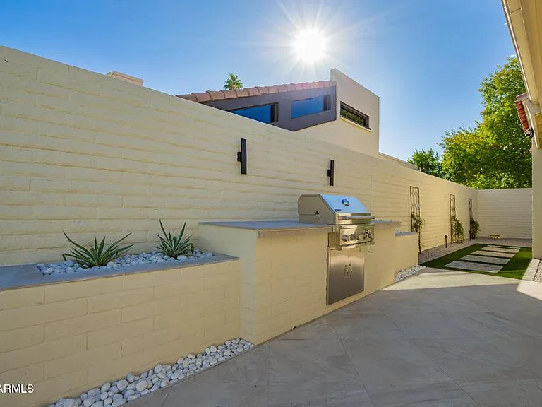 7369 E Krall St — Photo 16