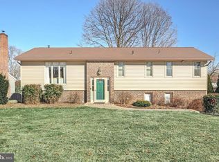 359 Stonewood Rd, York, PA 17402