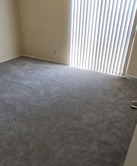 1701 Talmadge St — Photo 17