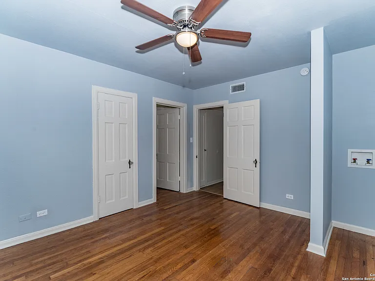 254 Cloverleaf Ave #2 — Photo 14