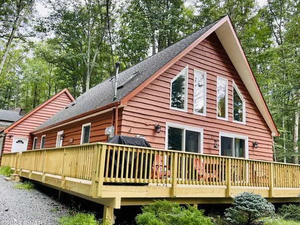 29 Ledge Rd, Lakeville, PA 18438