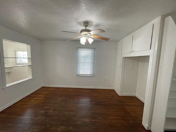 3rd image of 415 S Carter Ave