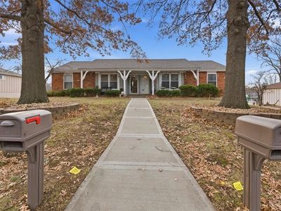 314 SE Melody Ln, Lees Summit, MO, 64063
