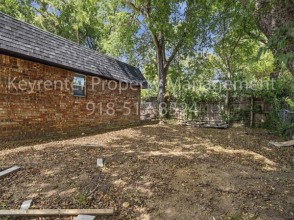 5th image of 3709 E 27th Pl