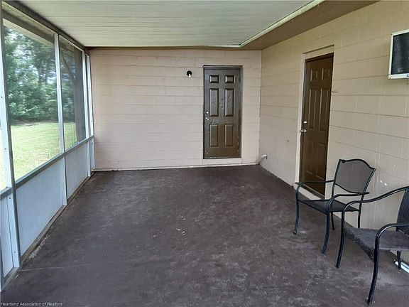 4th image of 264 Serenade Dr