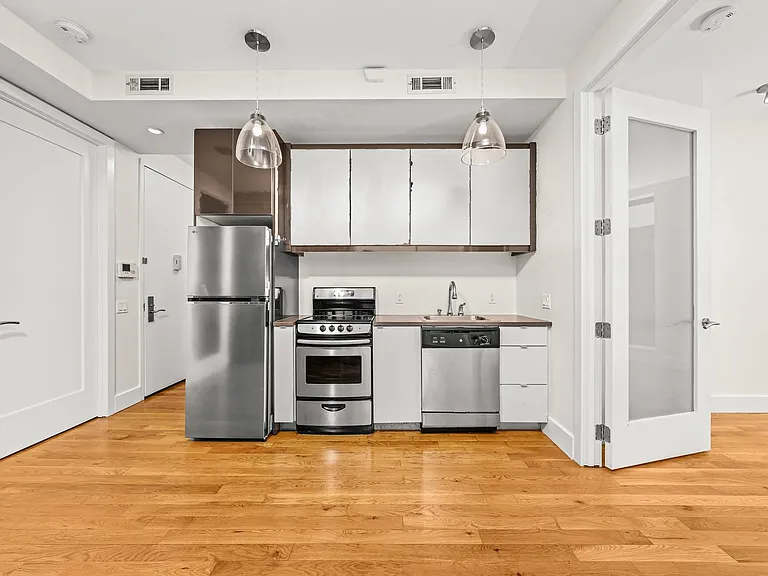 193 Bedford Ave #4B — Photo 2