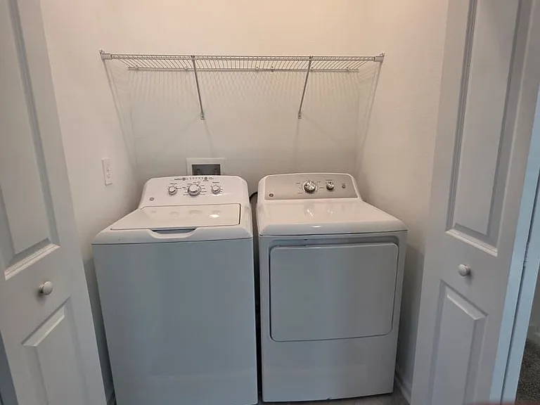 3330 Laurent Loop — Photo 14