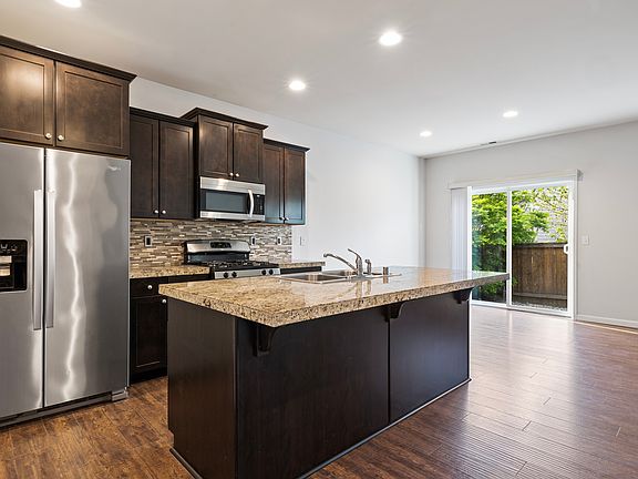 5th image of 419 200th St SW