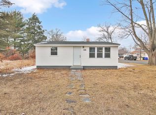 44 Wilson St, Springfield, MA 01104