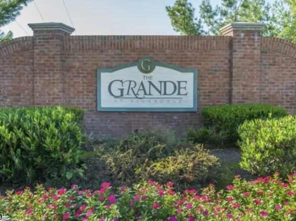 6214 Brookhaven Ct, Riverdale, NJ 07457