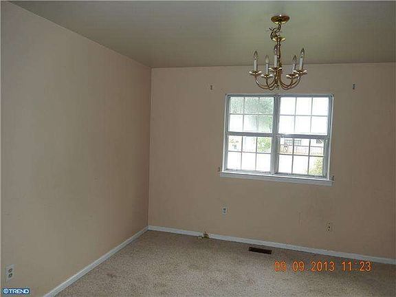 4th image of 28 Deer Cir