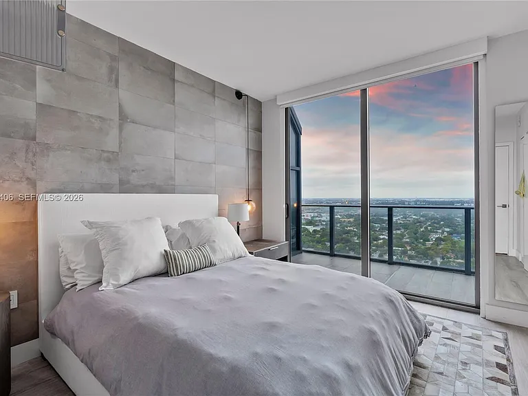 121 NE 34th St #Penthouse 3217 — Photo 32