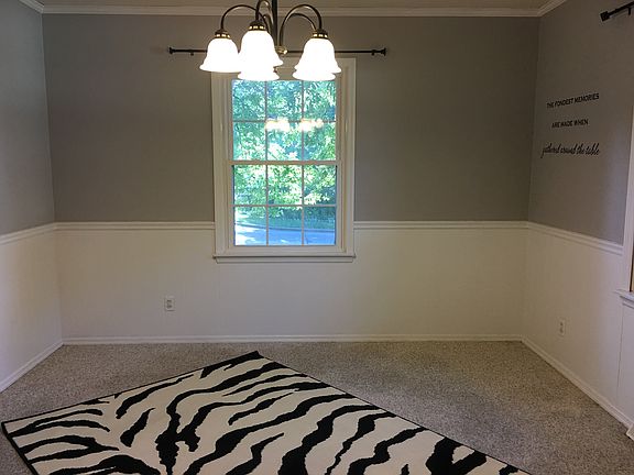 5th image of 2501 Tulip Ln