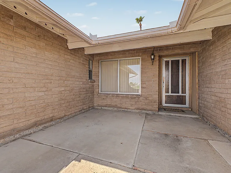 14612 N 49th Way — Photo 2